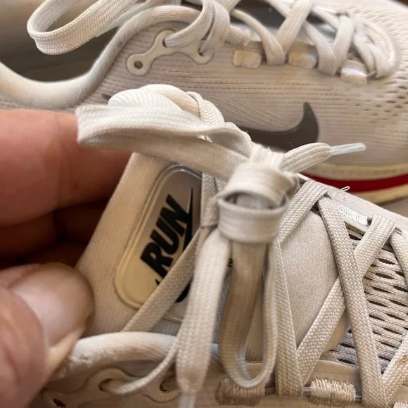 Nike Air Zoom Vomero 18 - Men’s Size 8.5 - White - Practically New! - Picture 4 of 7